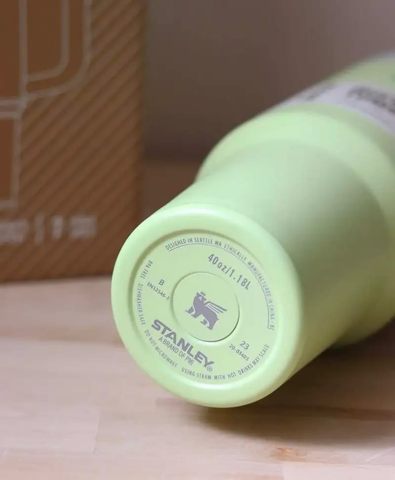 Stainley Tumbler With Straw box Packing