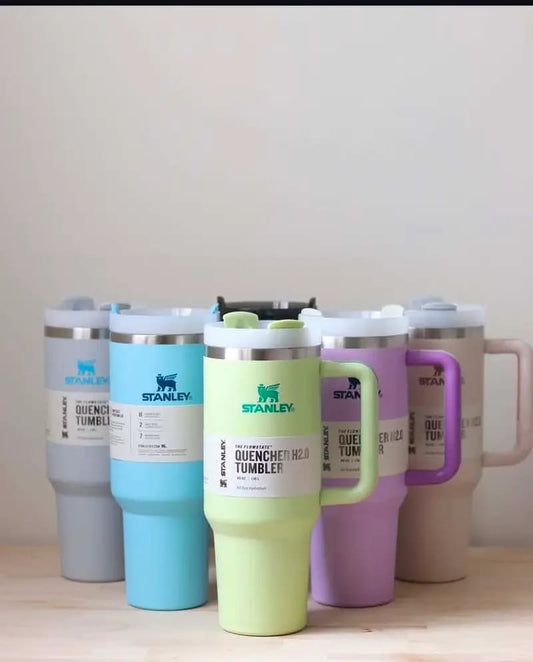 Stainley Tumbler With Straw box Packing